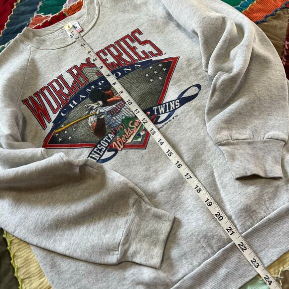 Vintage 1991 Minnesota Twins MLB Baseball Graphic Greysish White Crewneck Large - Picture 4 of 6